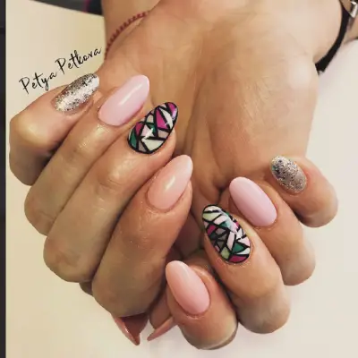 Art Polish - Салон за маникюр и педикюр / Nail Art Salon