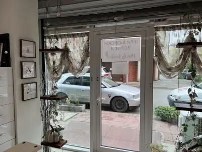 Hellan Nails Room & Hair