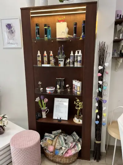 Hellan Nails Room & Hair