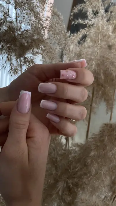 Mocka nails