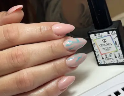 Bl_nails