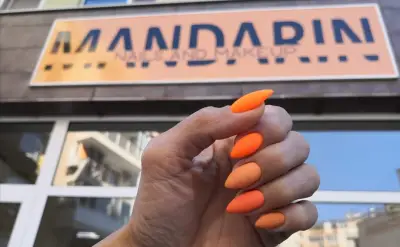 Mandarin nails and makeup