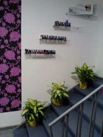 ONLY NAILS - Маникюр Варна