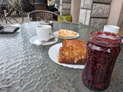 Кафе-сладкарница "Менар"