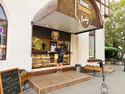 Lucky Foods Пекарна "Часовника"