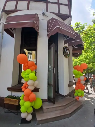 Lucky Foods Пекарна "Часовника"