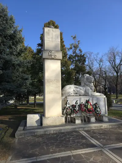 Паметник на загиналите за България във войните.