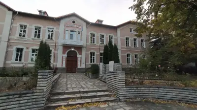 Гимназия "Д-р Иван Панов"