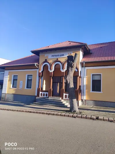 Магазин и сервиз за мобилни телефони и аксесоари