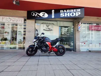 M Z BARBER SHOP