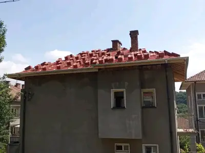 Ремонт на покриви (К. Костов)/ Тенекеджийски услуги/ Навеси/ Пренареждане на керемиди