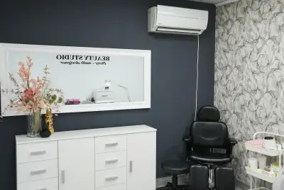 Beauty Studio Deny Nails Designer | Студио за маникюр и педикюр Троян