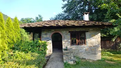 Къща Балканец