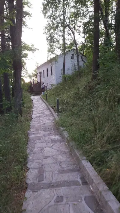 Visit Momchilovtsi
