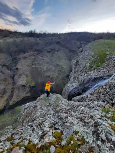 Водопад Кара ин(Водопад на Сътворението)