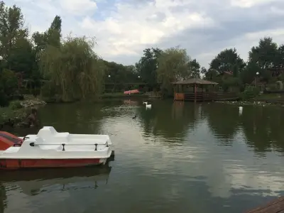 Езерото на ресторант Казабланка