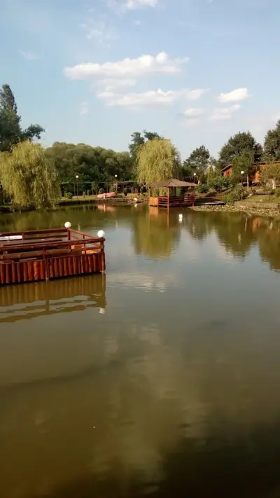 Езерото на ресторант Казабланка