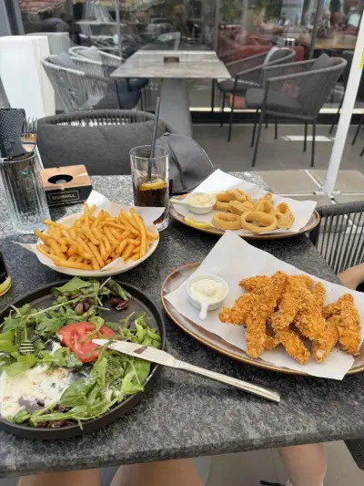 NOA Bar & Brunch