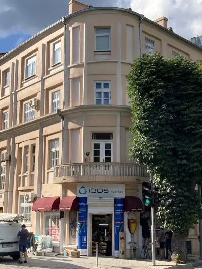 MAX BEER SHOPS AND IQOS DEVICES