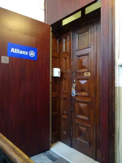 Алианц Застраховане