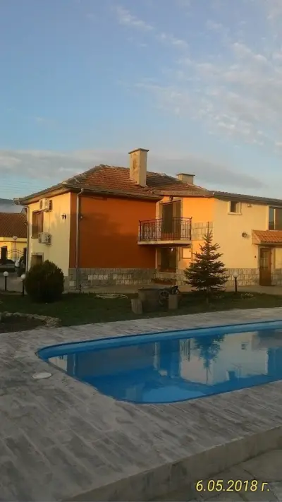 Вила моника
