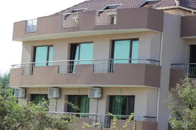 Tangra Guest House