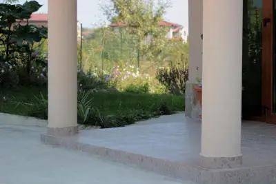 Tangra Guest House