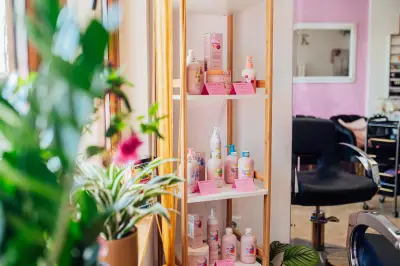 Hair and nails studio Pink