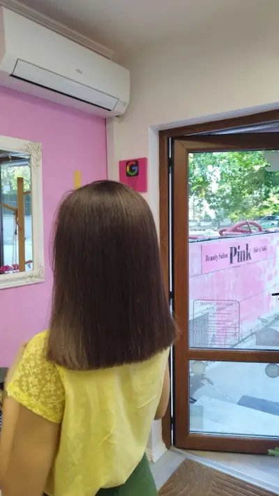 Hair and nails studio Pink