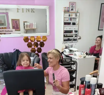 Hair and nails studio Pink
