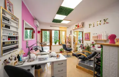 Hair and nails studio Pink
