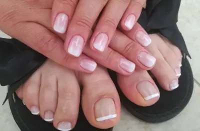 Маникюр и педикюр Bellezza