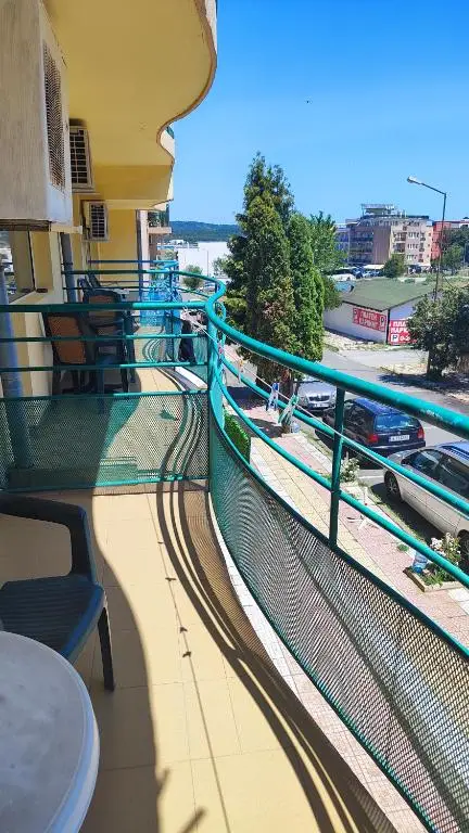 Тройна стая с балкон