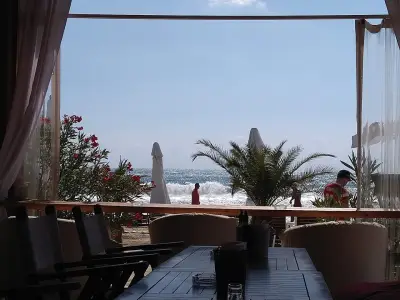 Marea Beach Bar & Restaurant