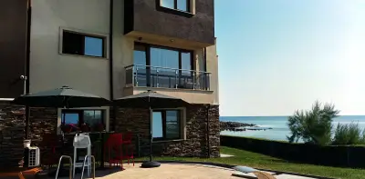 Swan Bay complex