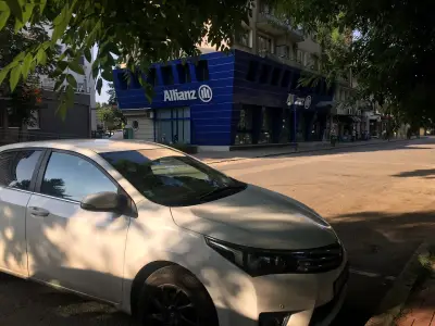 Банков клон на Алианц Банк България
