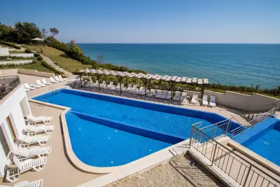 White Cliffs, Byala