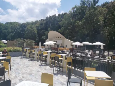 Marina Sands Bijou Boutique is an excellent choice for travelers visiting Obzor
