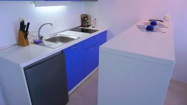 Студио с изглед към морето