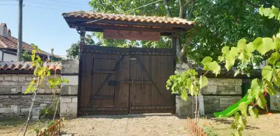 Под старата липа