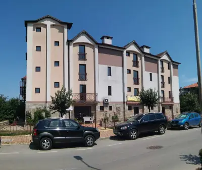 Templum Yovis Apartments
