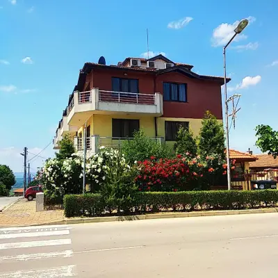 Templum Yovis Apartments