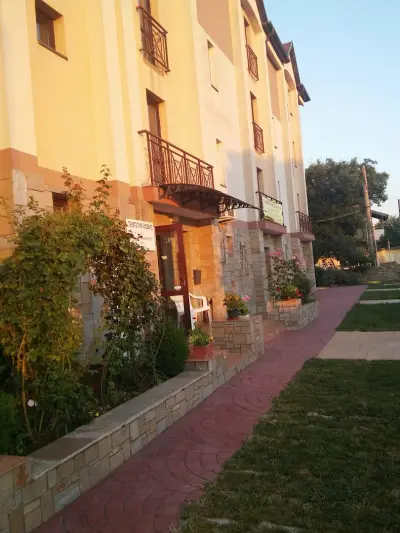 Templum Yovis Apartments