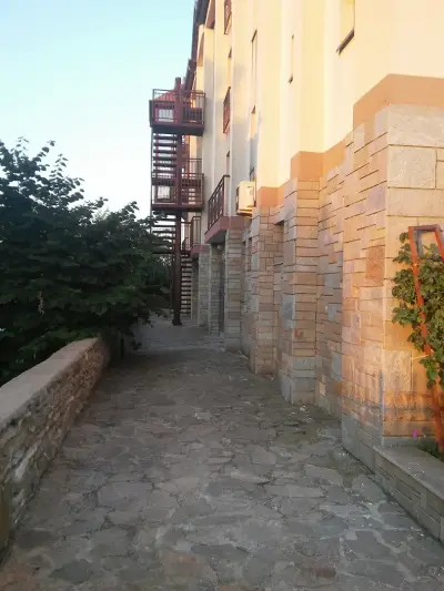 Templum Yovis Apartments