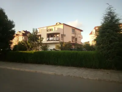 Hotel Black Sea - Breakfast, Pool & Free Parking