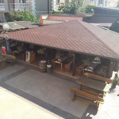 Hotel Black Sea - Breakfast, Pool & Free Parking