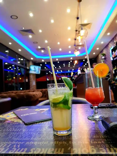 Refresh Cafe & Bar