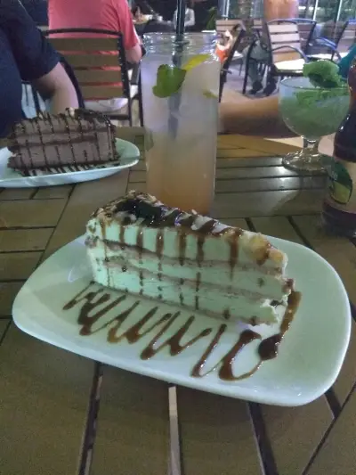 Refresh Cafe & Bar
