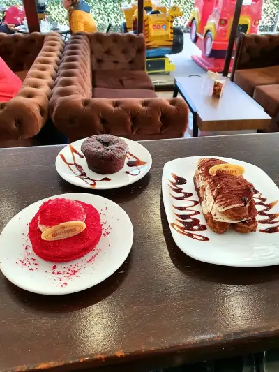 Refresh Cafe & Bar