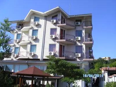 Hotel Morski Dar and Free parking